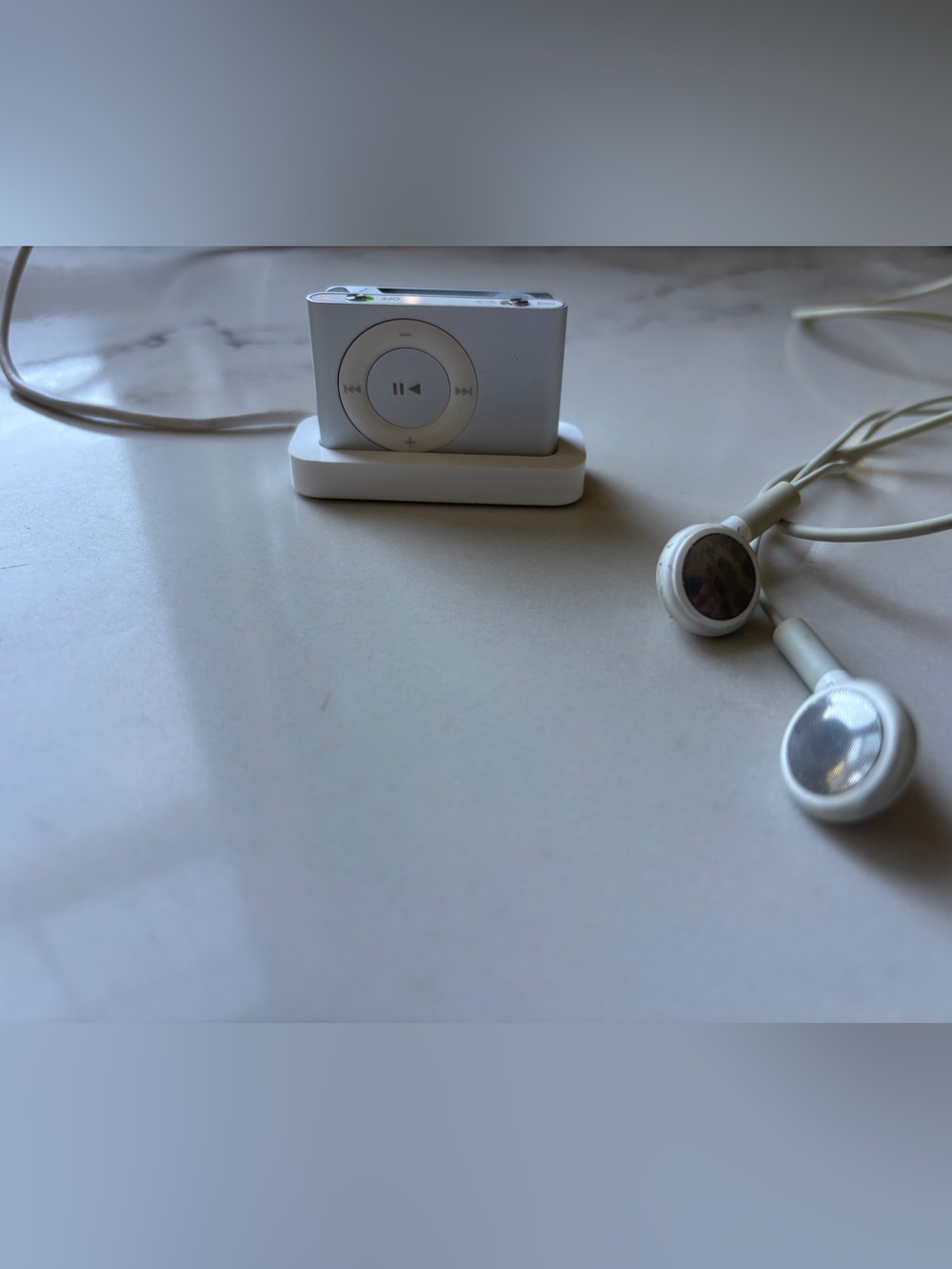 Vintage Apple iPod Shuffle (2nd Gen)